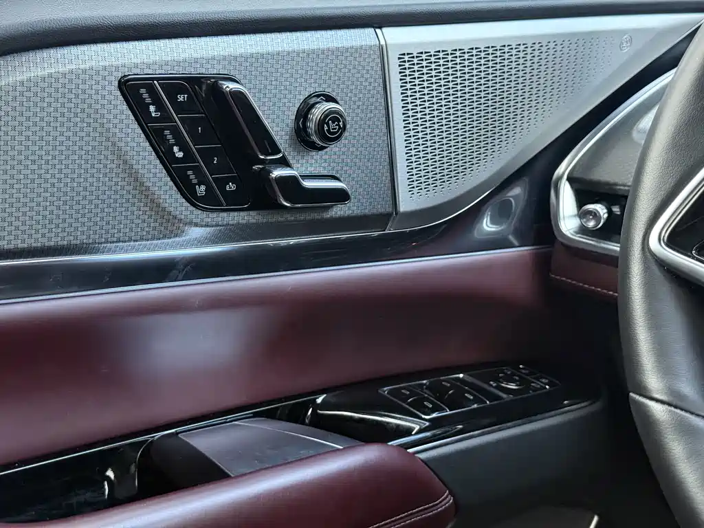 Cadillac XT5 — миниатюра 13