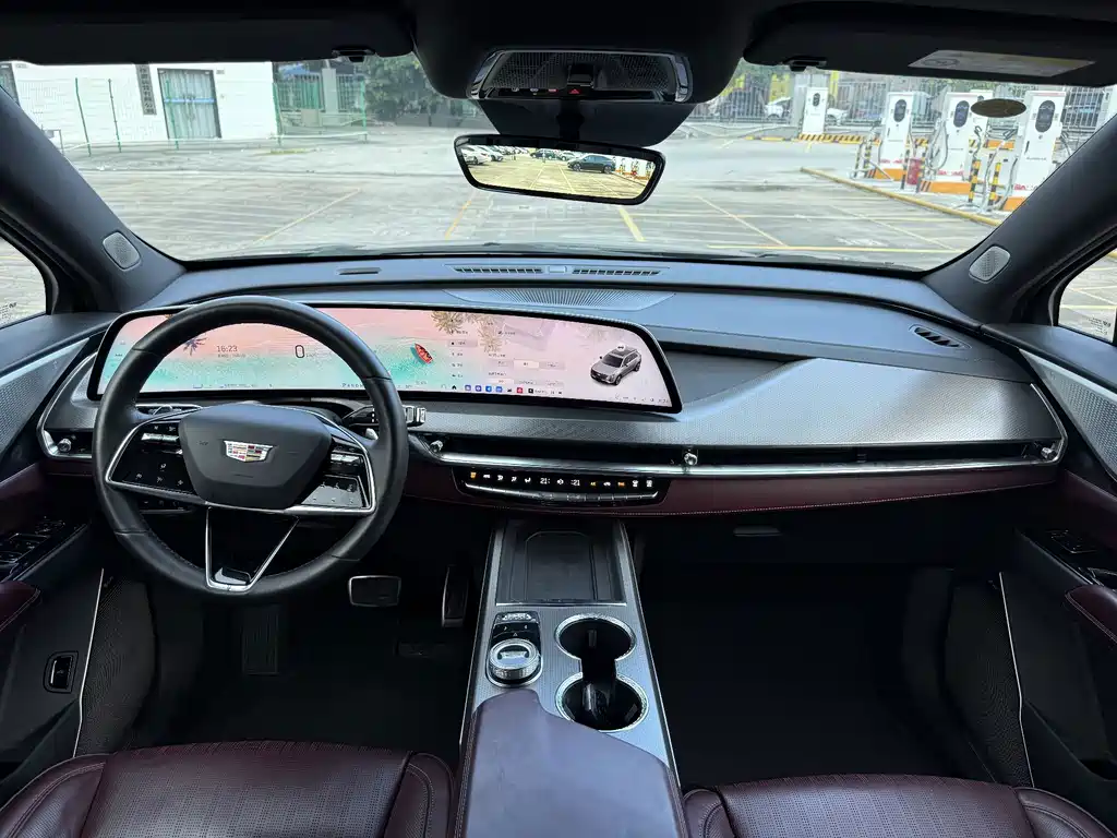 Cadillac XT5 — миниатюра 11