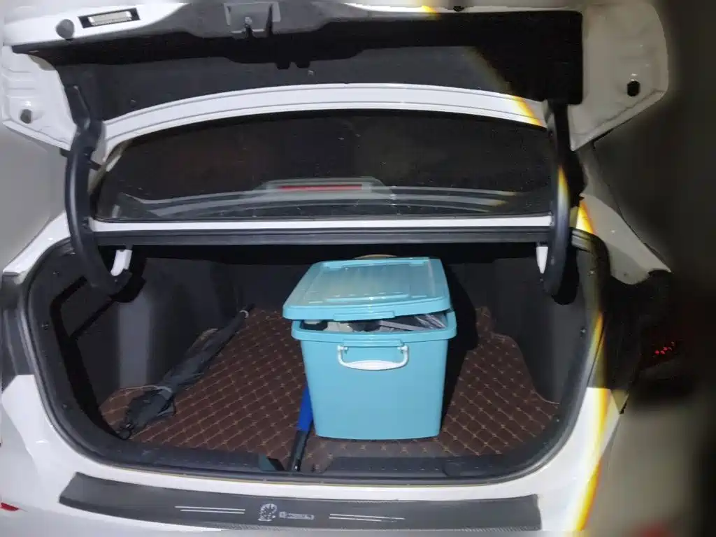 Changan Eado — миниатюра 10