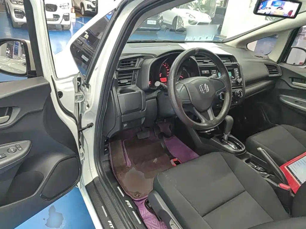 Honda Fit — миниатюра 16