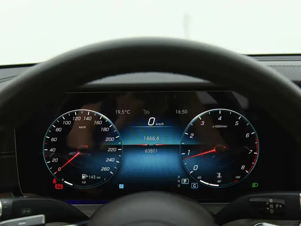 Mercedes-Benz E-Class — миниатюра 6