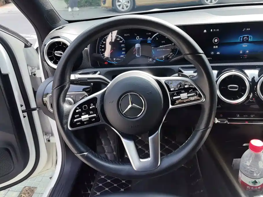 Mercedes-Benz A-Class — миниатюра 15