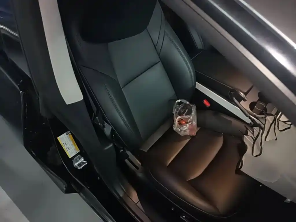 Tesla Model 3 — миниатюра 25