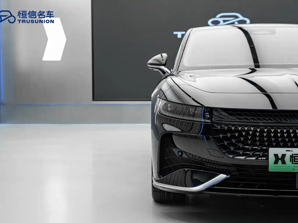 VOYAH LANTU CHASING LIGHT