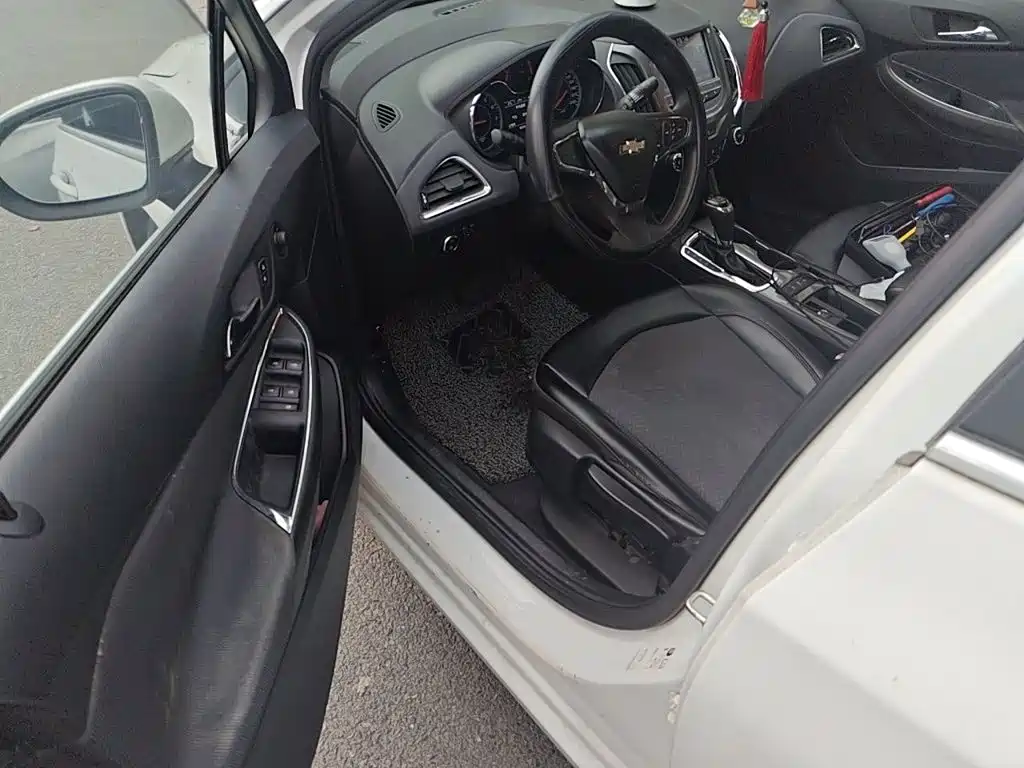 Chevrolet Cruze — миниатюра 12