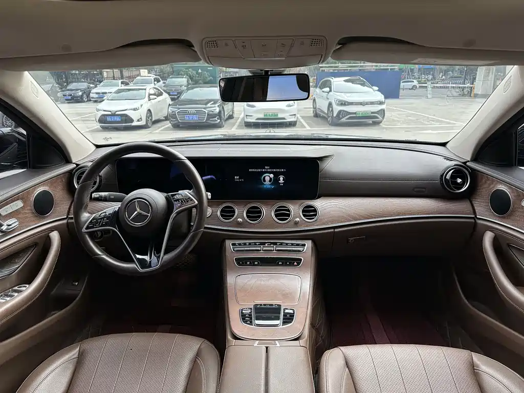 Mercedes-Benz E-Class — миниатюра 4