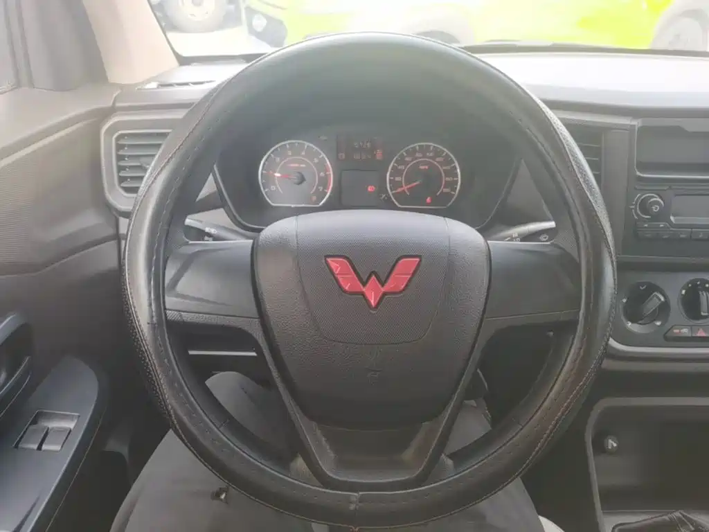 Wuling Hongguang V — миниатюра 11