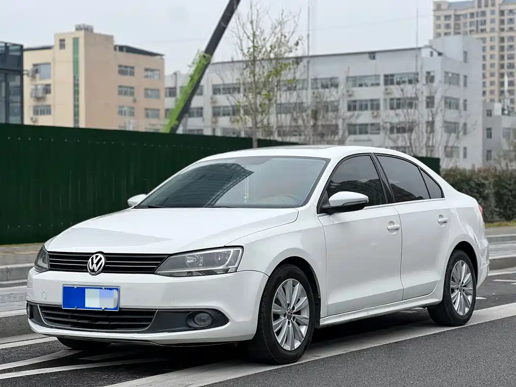 Volkswagen Sagitar 2015