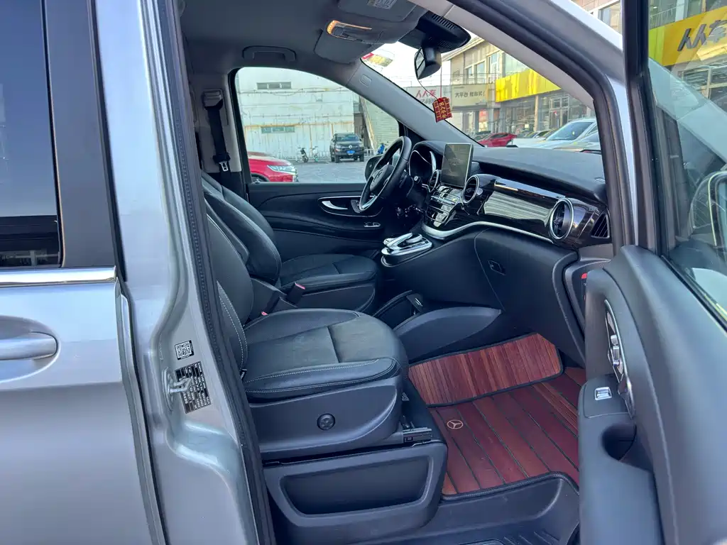 Mercedes-Benz V-Class — миниатюра 10