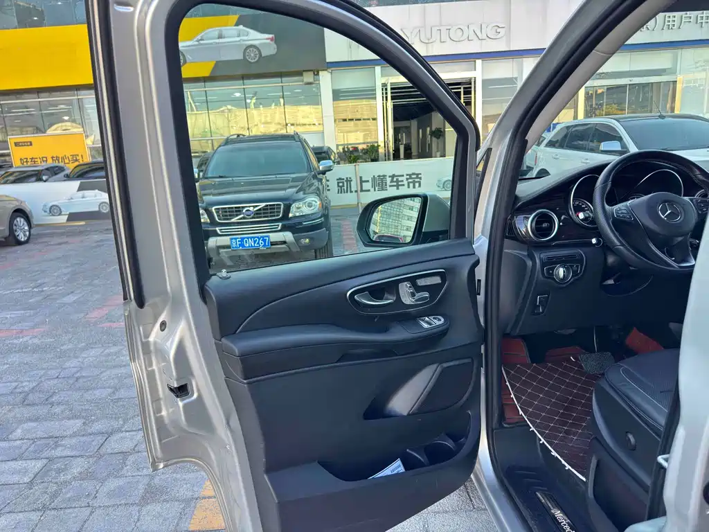 Mercedes-Benz V-Class — миниатюра 18