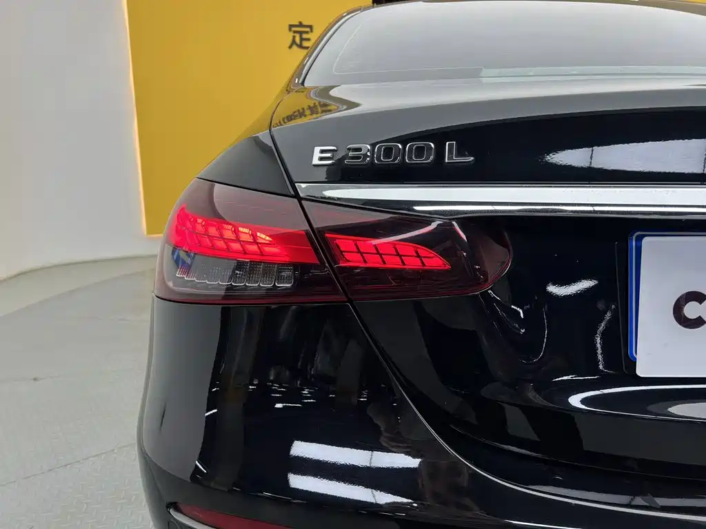 Mercedes-Benz E-Class — миниатюра 9