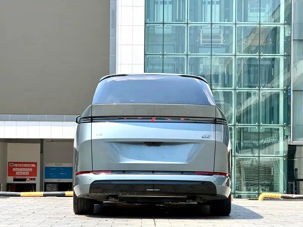 XPeng X9 — миниатюра 18
