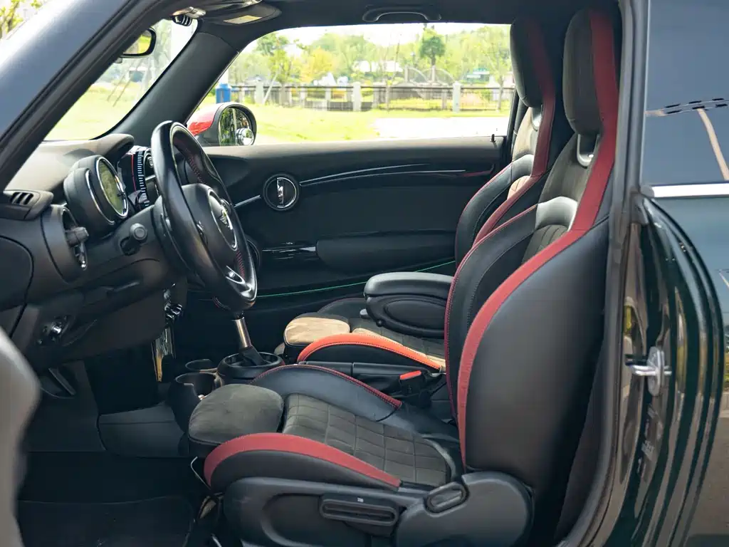 Mini JCW 2017 2.0T JOHN COOPER WORKS