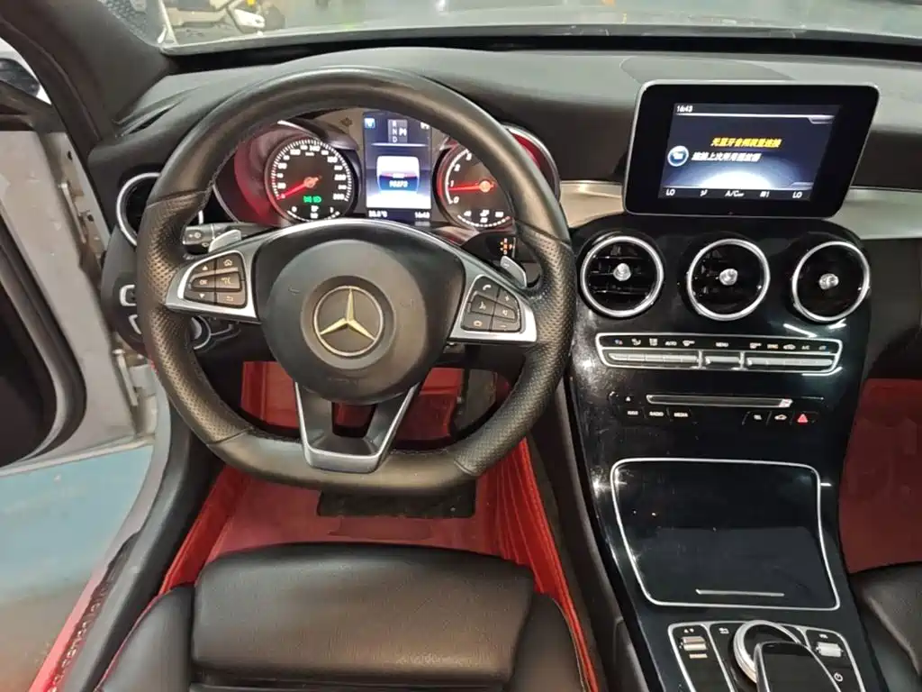 Mercedes-Benz C-Class — миниатюра 11