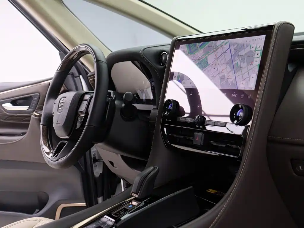 Toyota Vellfire — миниатюра 13