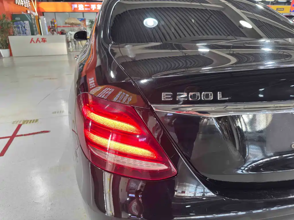 Mercedes-Benz E-Class — миниатюра 21