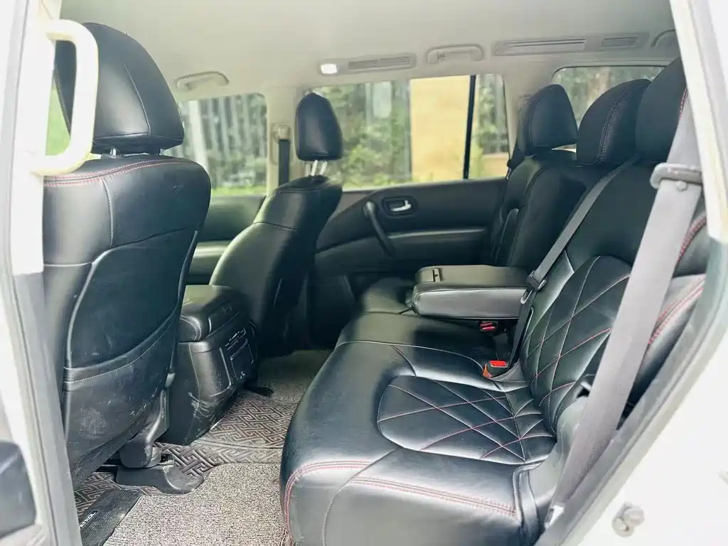 Nissan Patrol — миниатюра 5