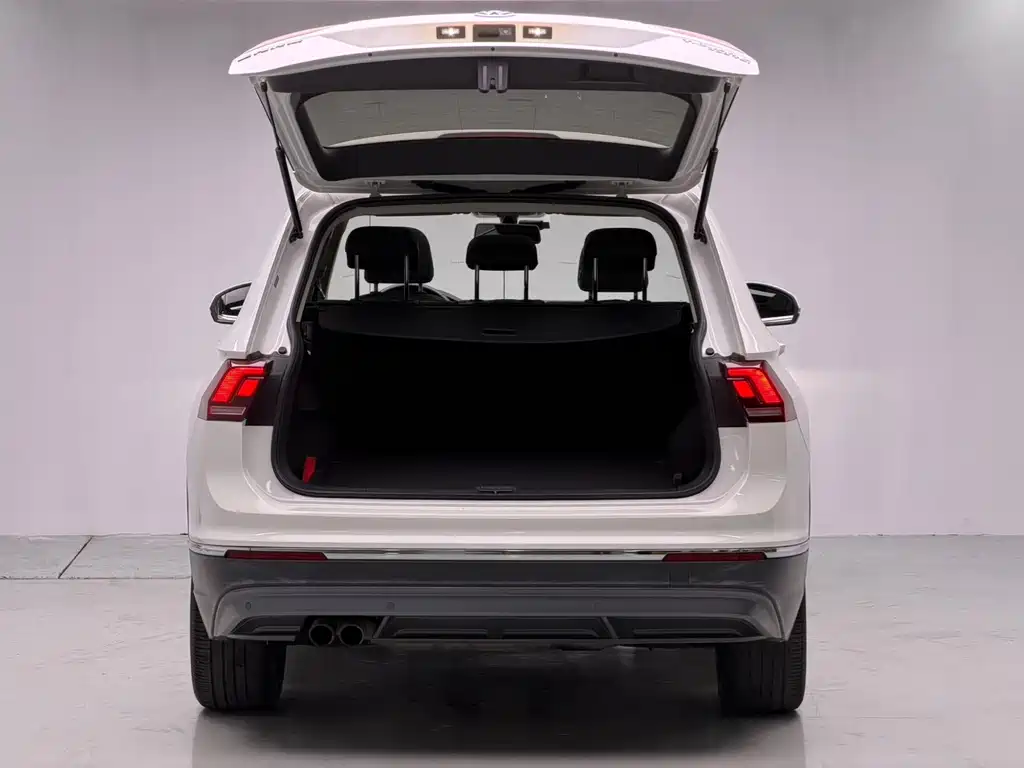 Volkswagen Tiguan L — миниатюра 18