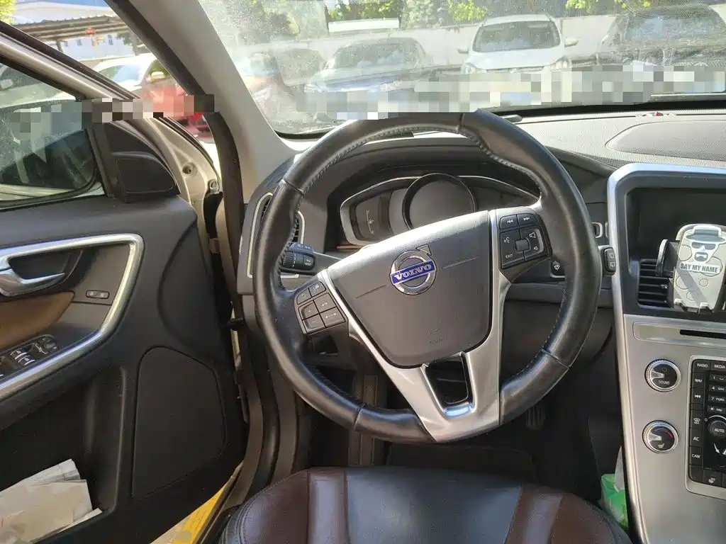 Volvo XC60 — миниатюра 11