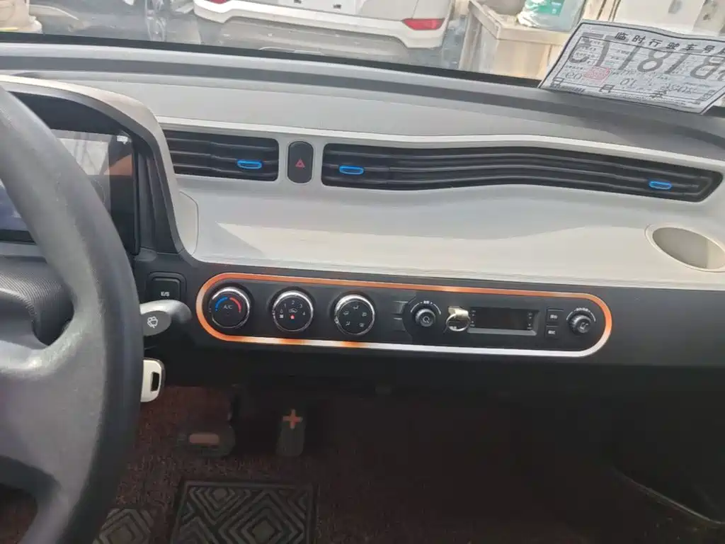 Wuling MINIEV — миниатюра 13