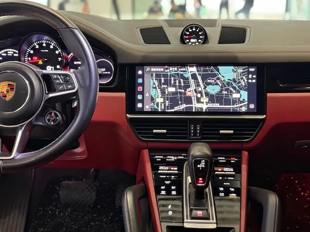 Porsche Cayenne — миниатюра 9