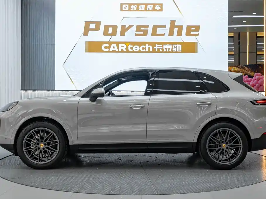 Porsche Cayenne — миниатюра 3