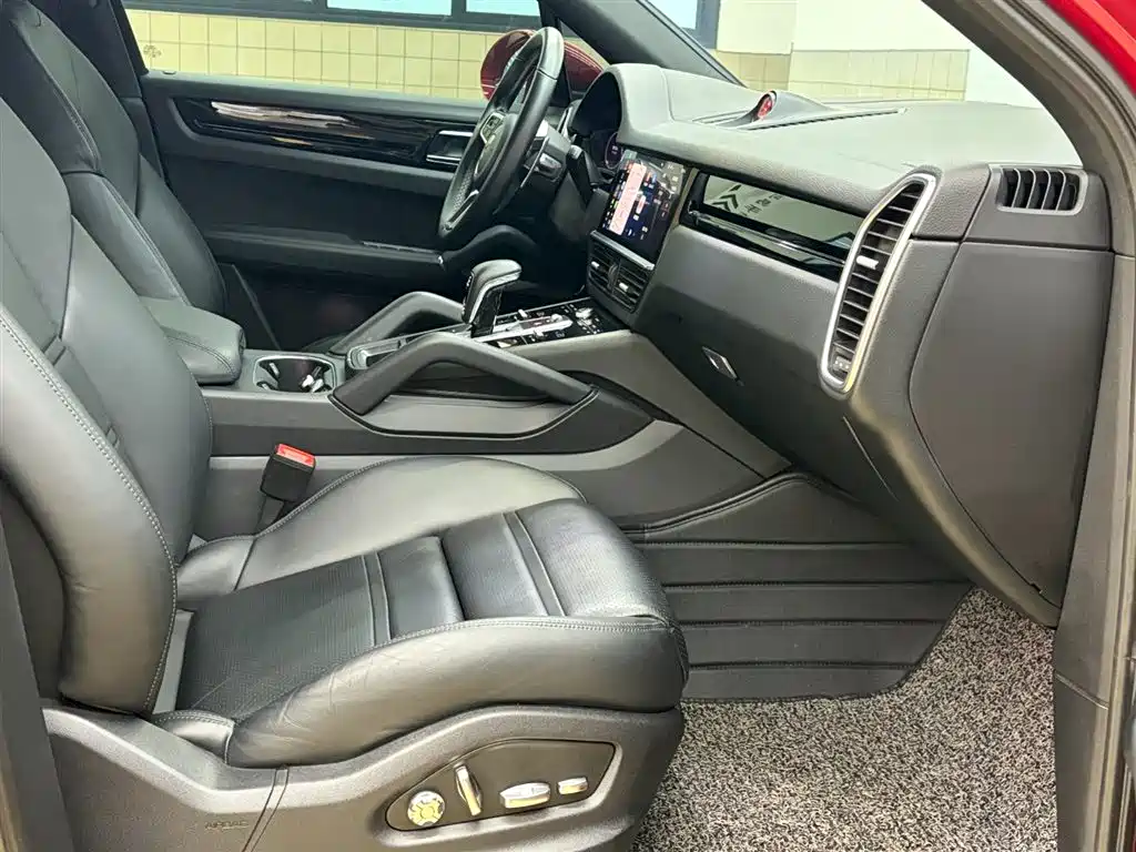 Porsche Cayenne — миниатюра 17