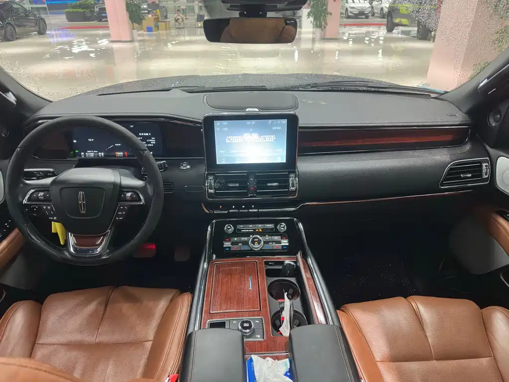 Lincoln Navigator — миниатюра 4