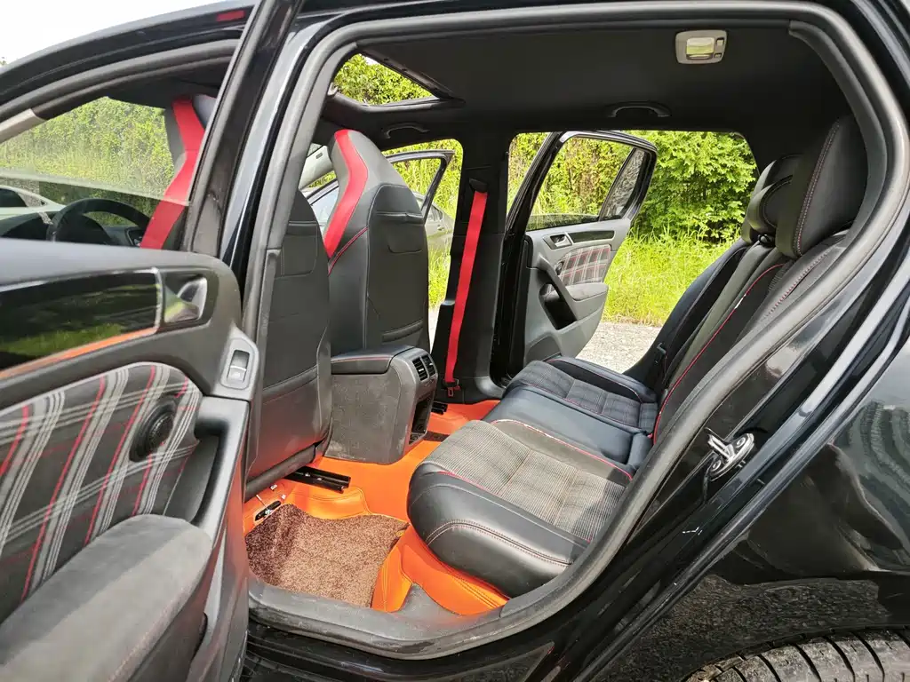 Volkswagen Golf GTI — миниатюра 8