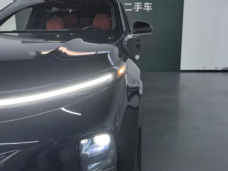 Li Auto Li L8 — миниатюра 5
