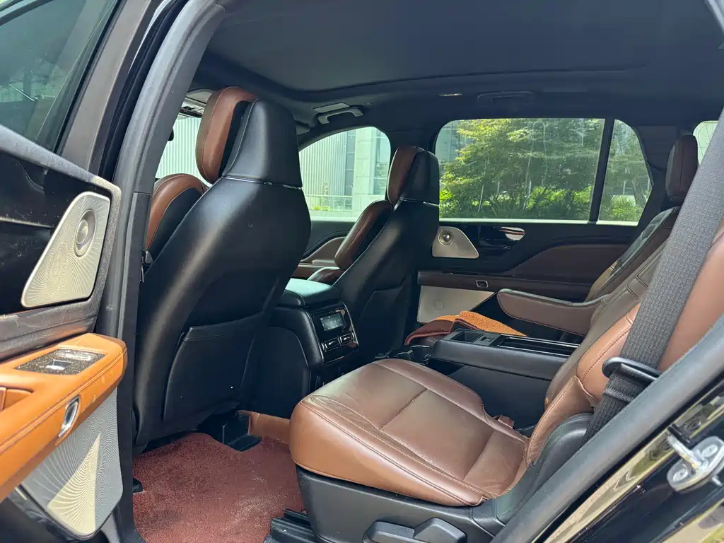 Lincoln Aviator — миниатюра 4