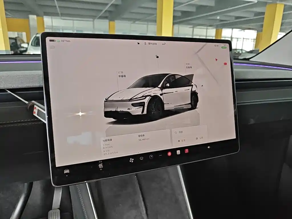 Tesla Model Y — миниатюра 13