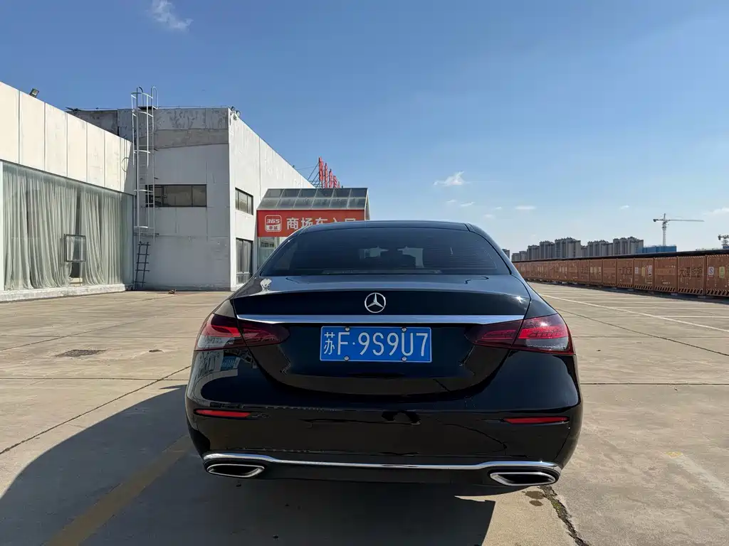 Mercedes-Benz E-Class — миниатюра 8