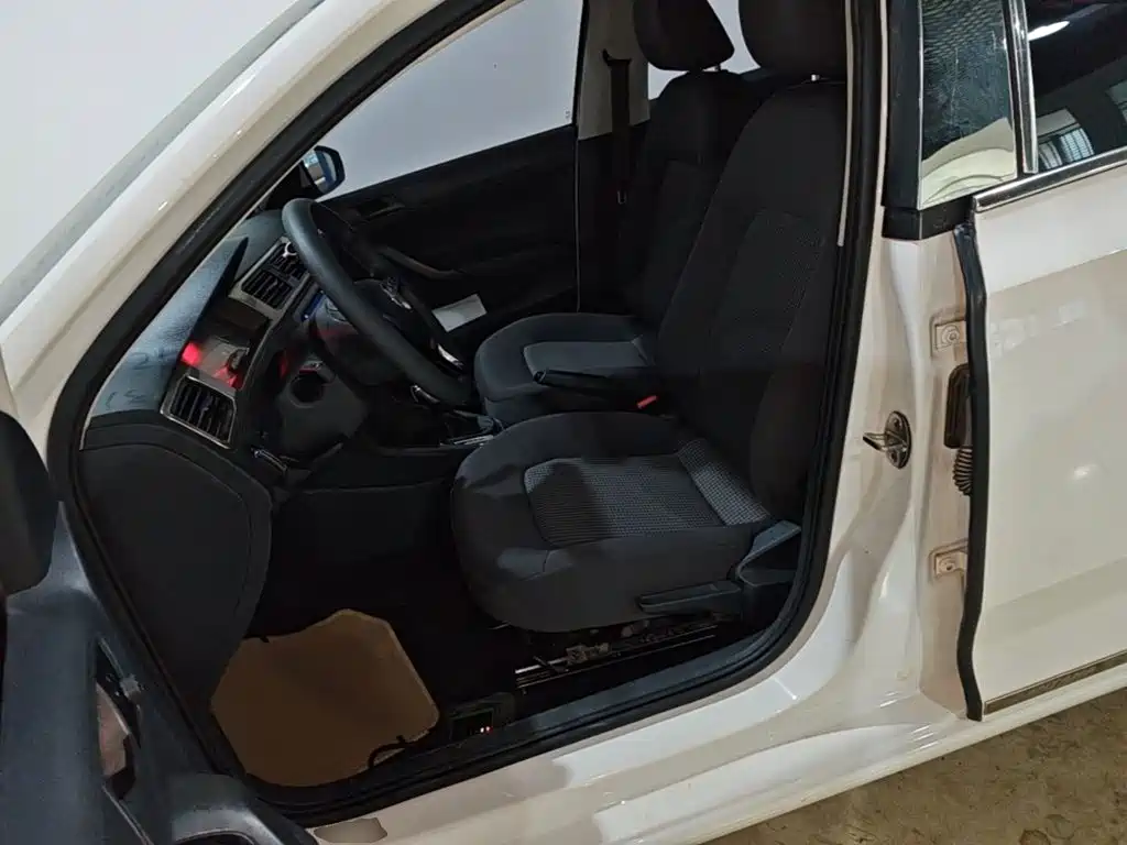 Volkswagen Santana — миниатюра 15