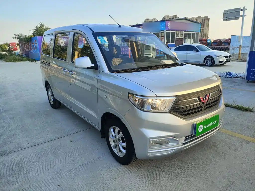 Wuling Hongguang V — миниатюра 4