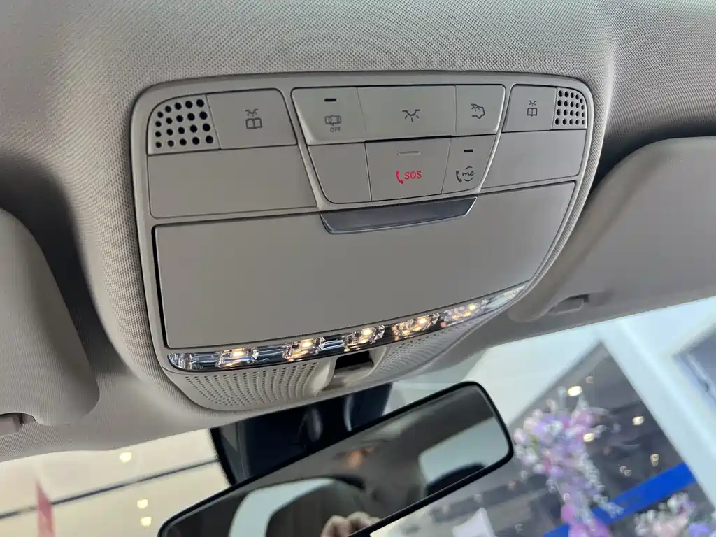 Mercedes-Benz E-Class — миниатюра 13