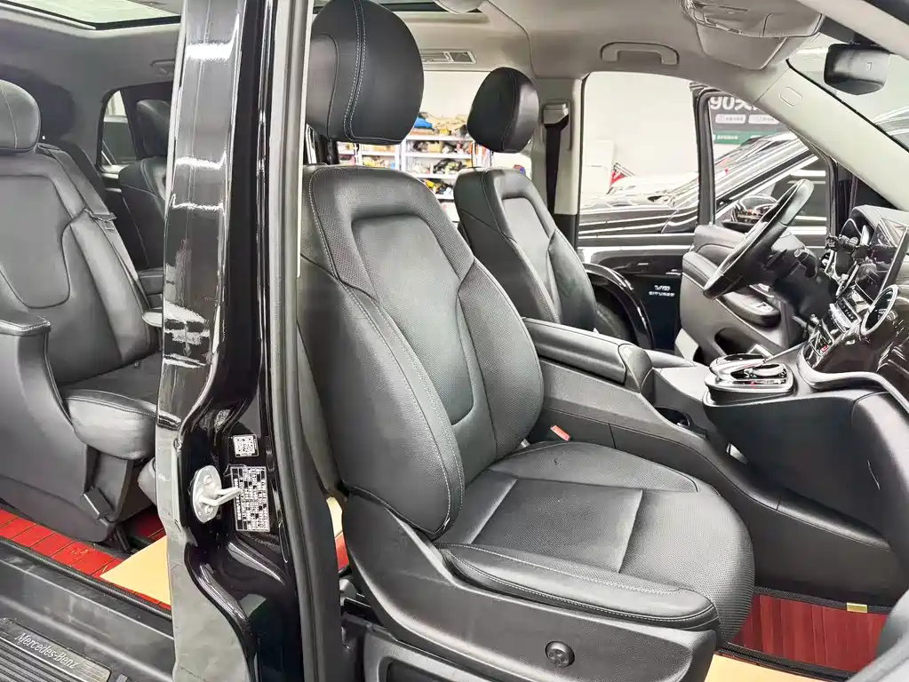 Mercedes-Benz V-Class — миниатюра 20