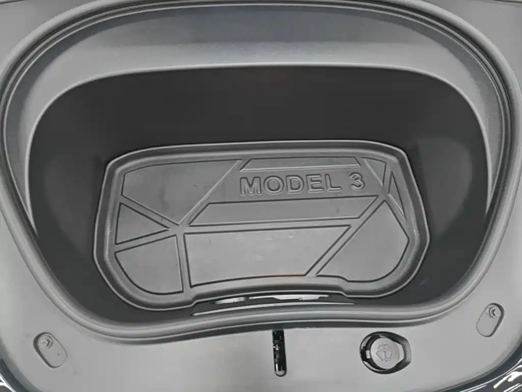 Tesla Model 3 — миниатюра 20