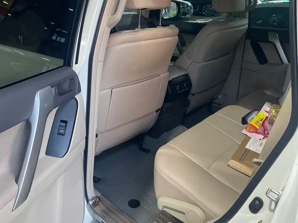 Toyota Land Cruiser Prado 2023 4.0L AT