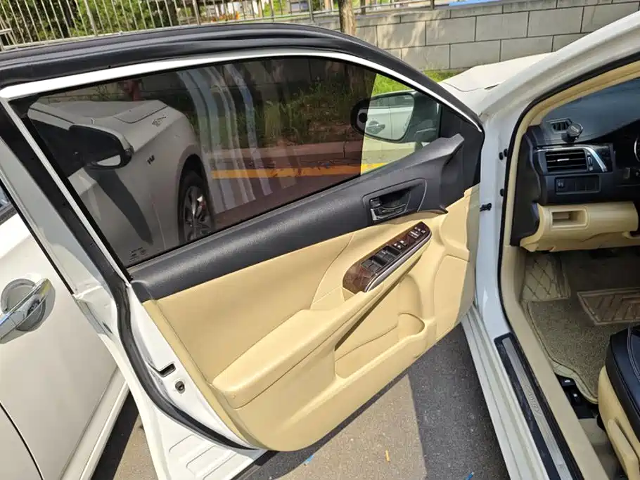 Toyota Camry — миниатюра 7