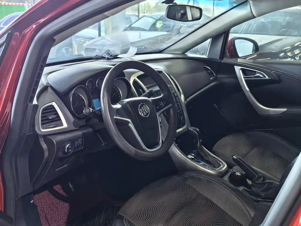Buick Excelle — миниатюра 7