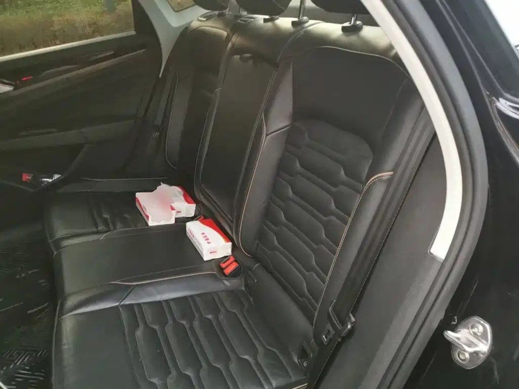 Volkswagen Passat — миниатюра 13