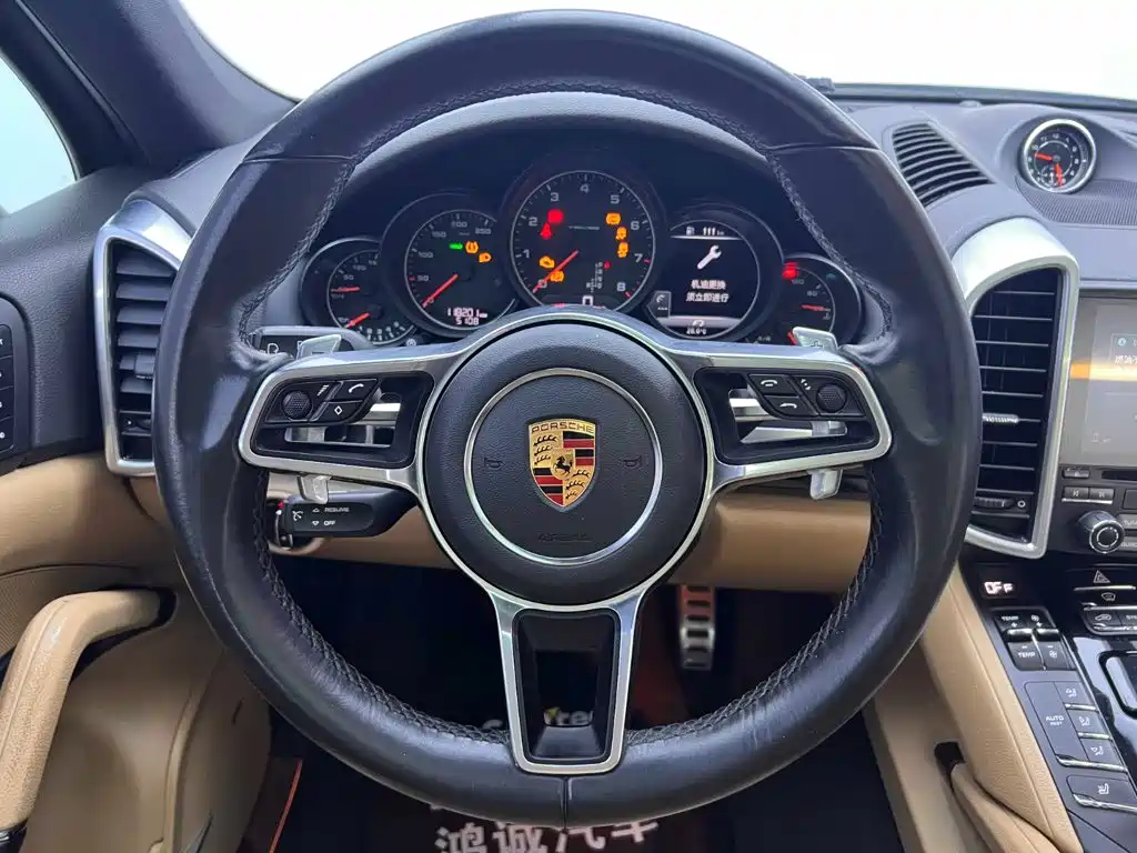 Porsche Cayenne — миниатюра 22