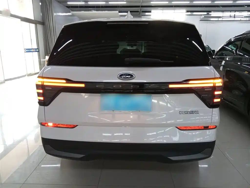 Ford Edge 2023 L 2.0T EcoBoost мест Fashion