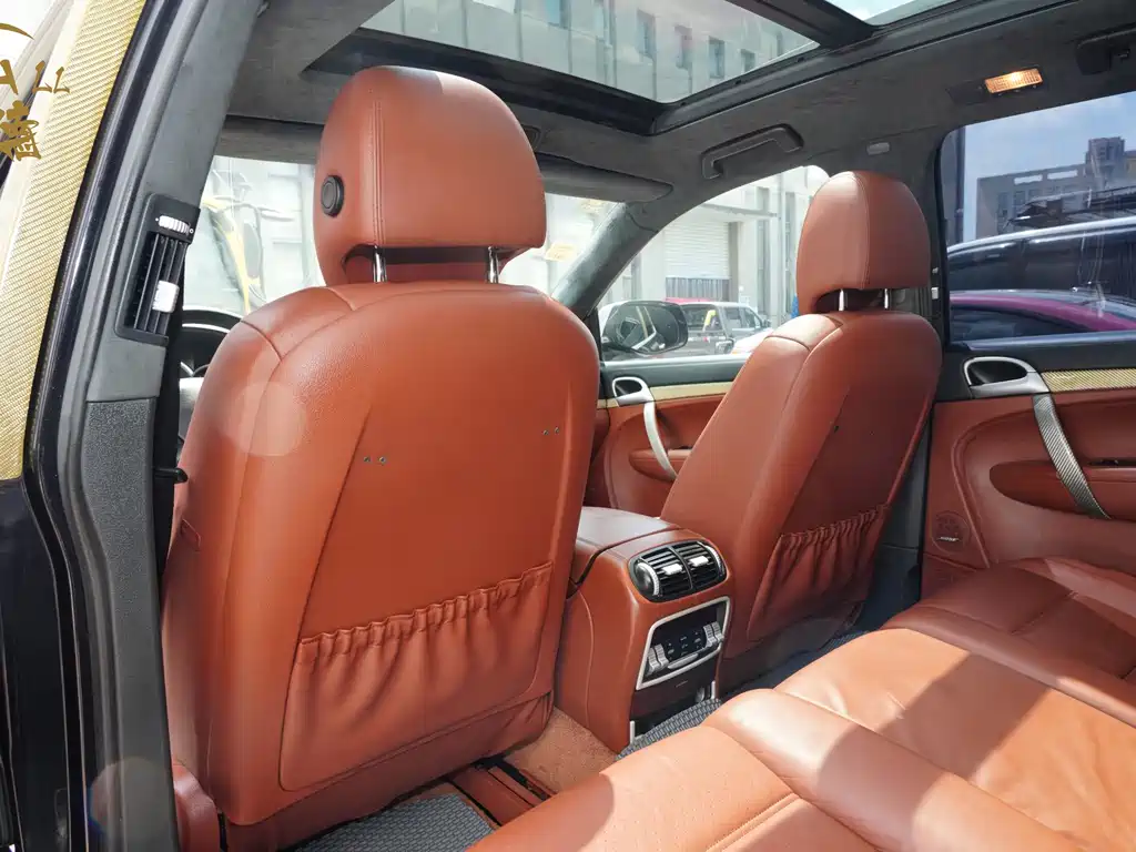 Porsche Cayenne — миниатюра 16
