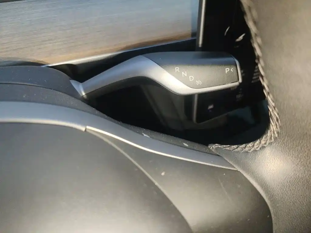 Tesla Model 3 — миниатюра 7