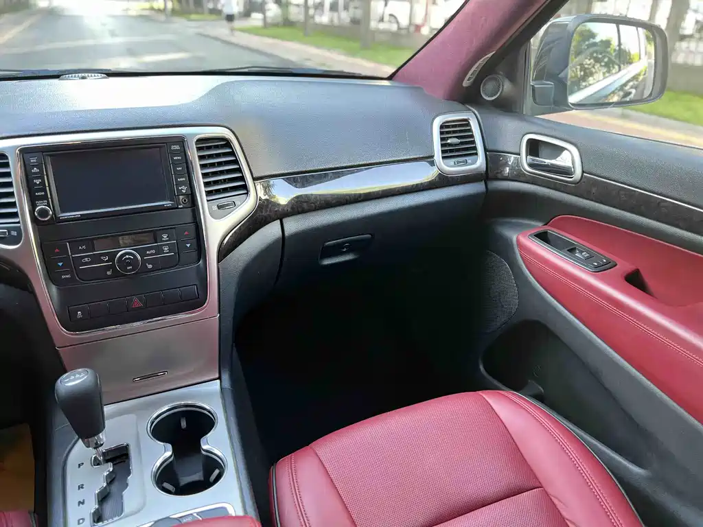Jeep Grand Cherokee (Import) 3.6L Comfort Enjoy Navigation Edition, фото 13