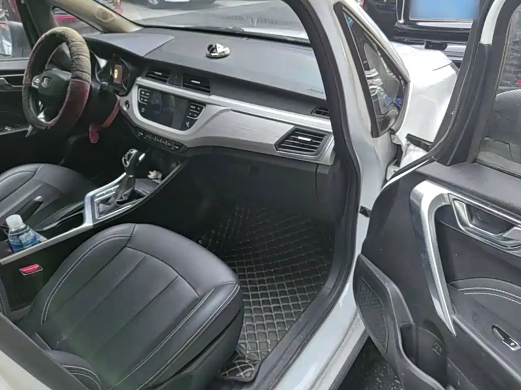 Geely Vision X3 — миниатюра 9