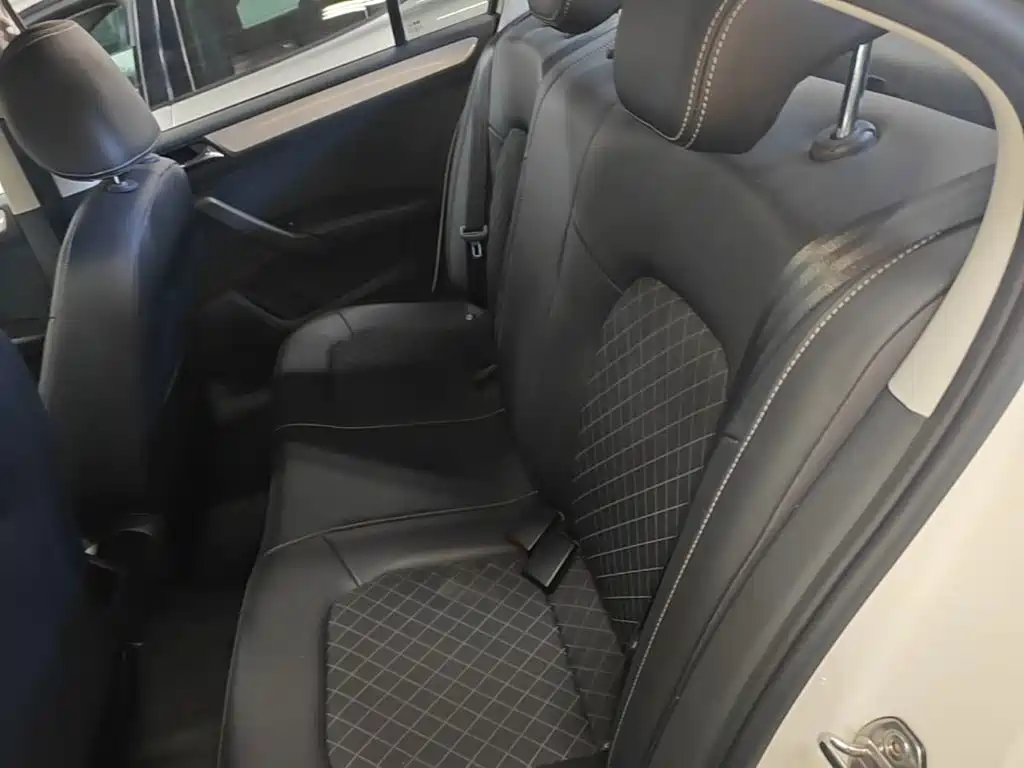 Skoda Rapid — миниатюра 17