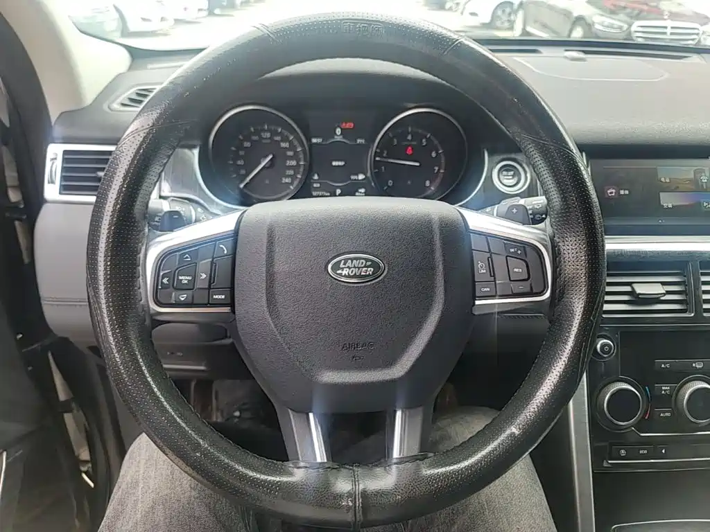 Land Rover Discovery Sport — миниатюра 11